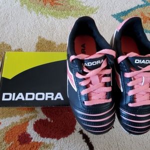 Diadora sz 8 Kid Soccer Shoes